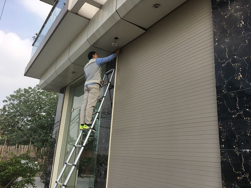 Thợ sửa chữa cửa cuốn tại Nam Định